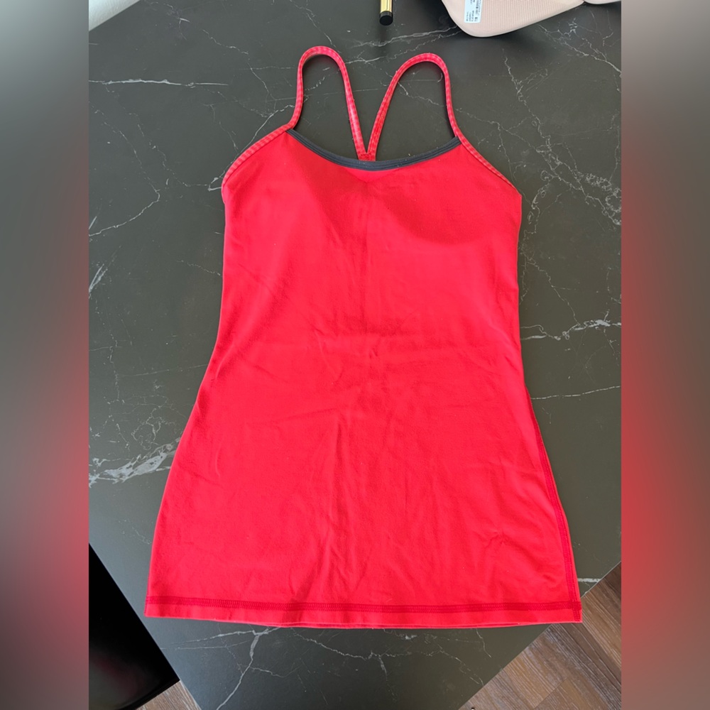 Lululemon workout top